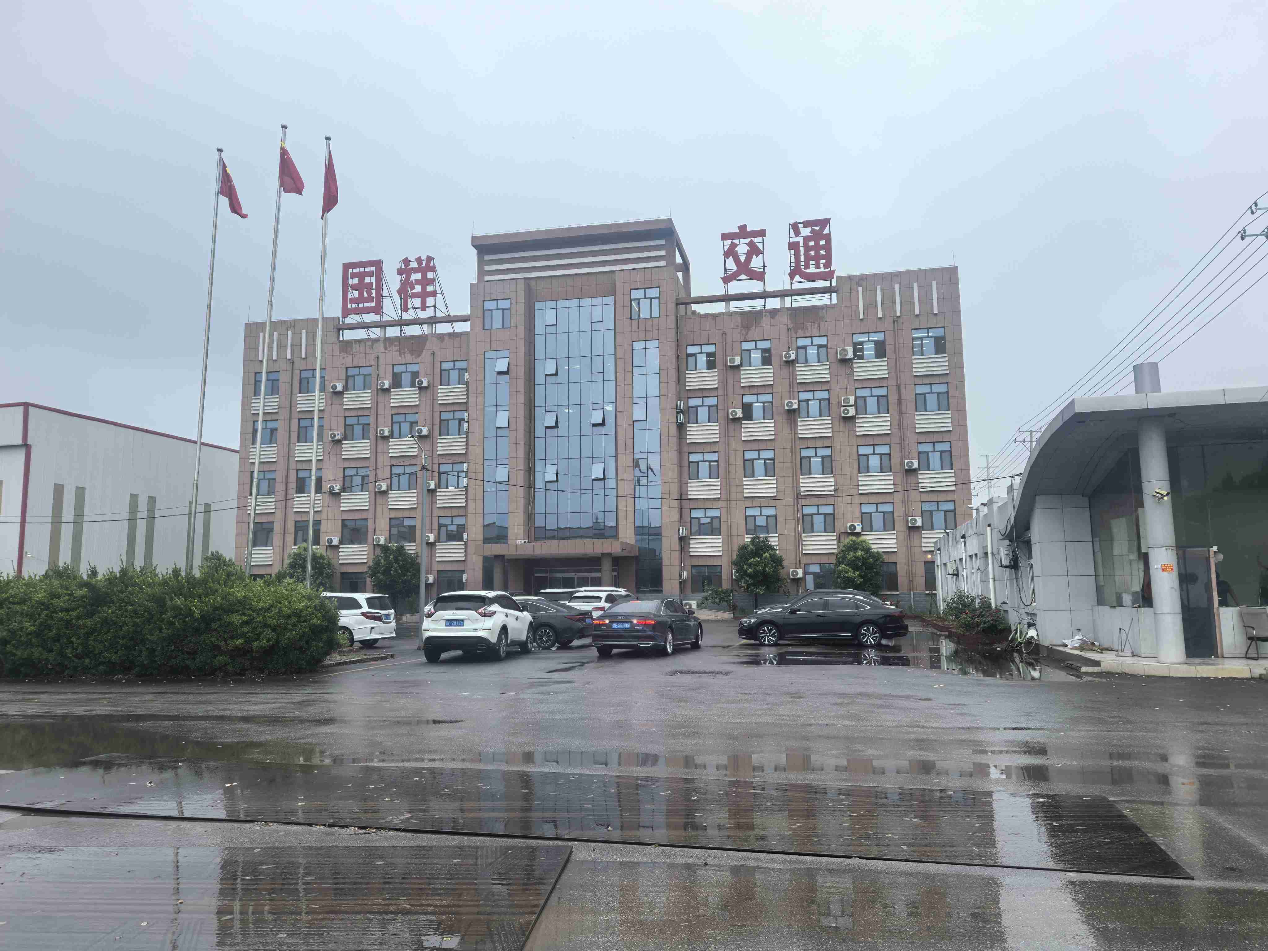 信阳市波形护栏立柱浸塑波形护栏 - 哪里好